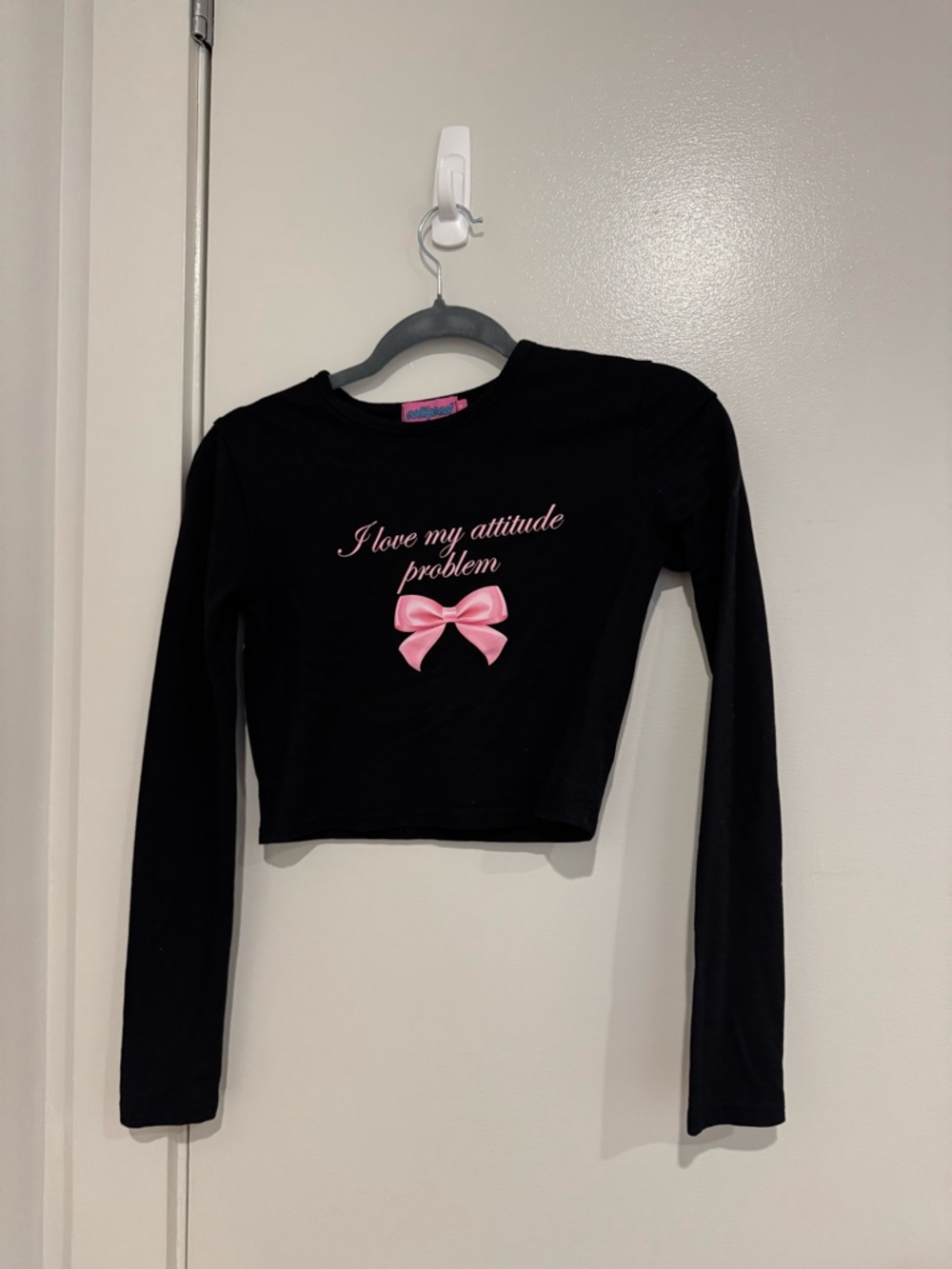 Black Long-Sleeve Tee with Graphinw